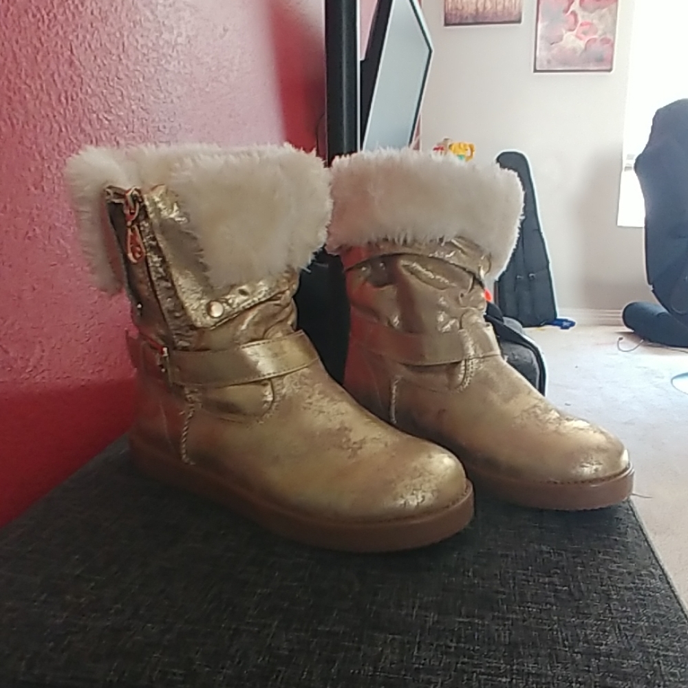 Boots - Picture 2 of 4